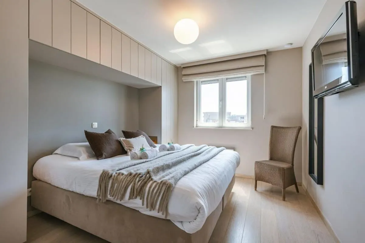 Huswell - Bright Apartment With Parking Near The Beach ブレーデネ ベルギー