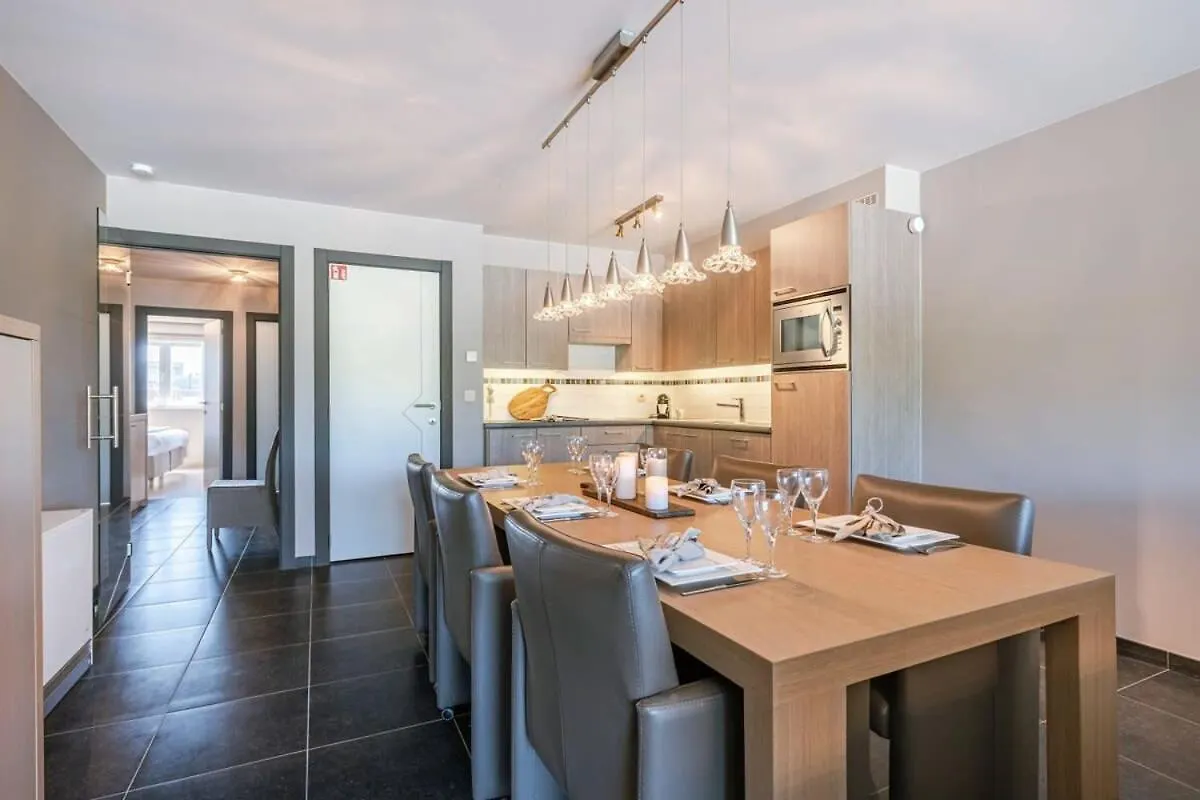 Huswell - Bright Apartment With Parking Near The Beach ブレーデネ
