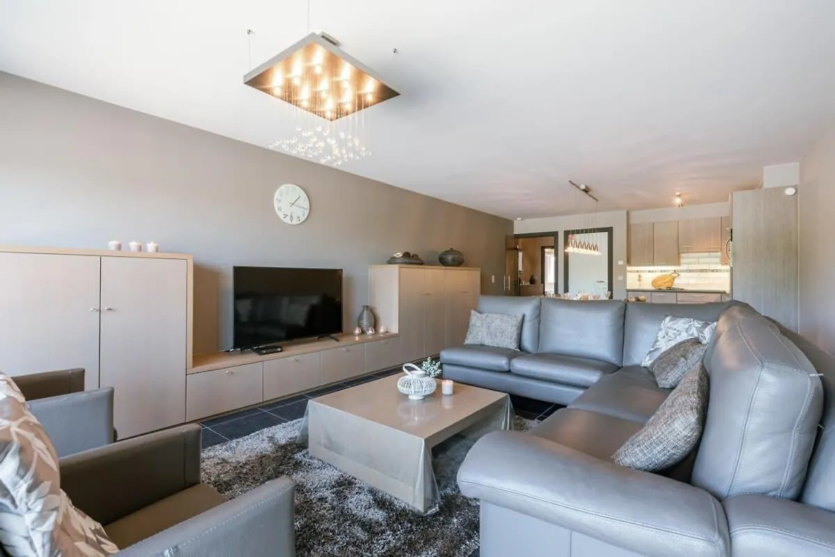 Huswell - Bright Apartment With Parking Near The Beach ブレーデネ