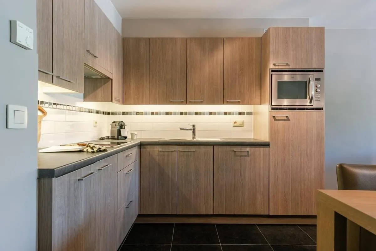 Huswell - Bright Apartment With Parking Near The Beach ブレーデネ