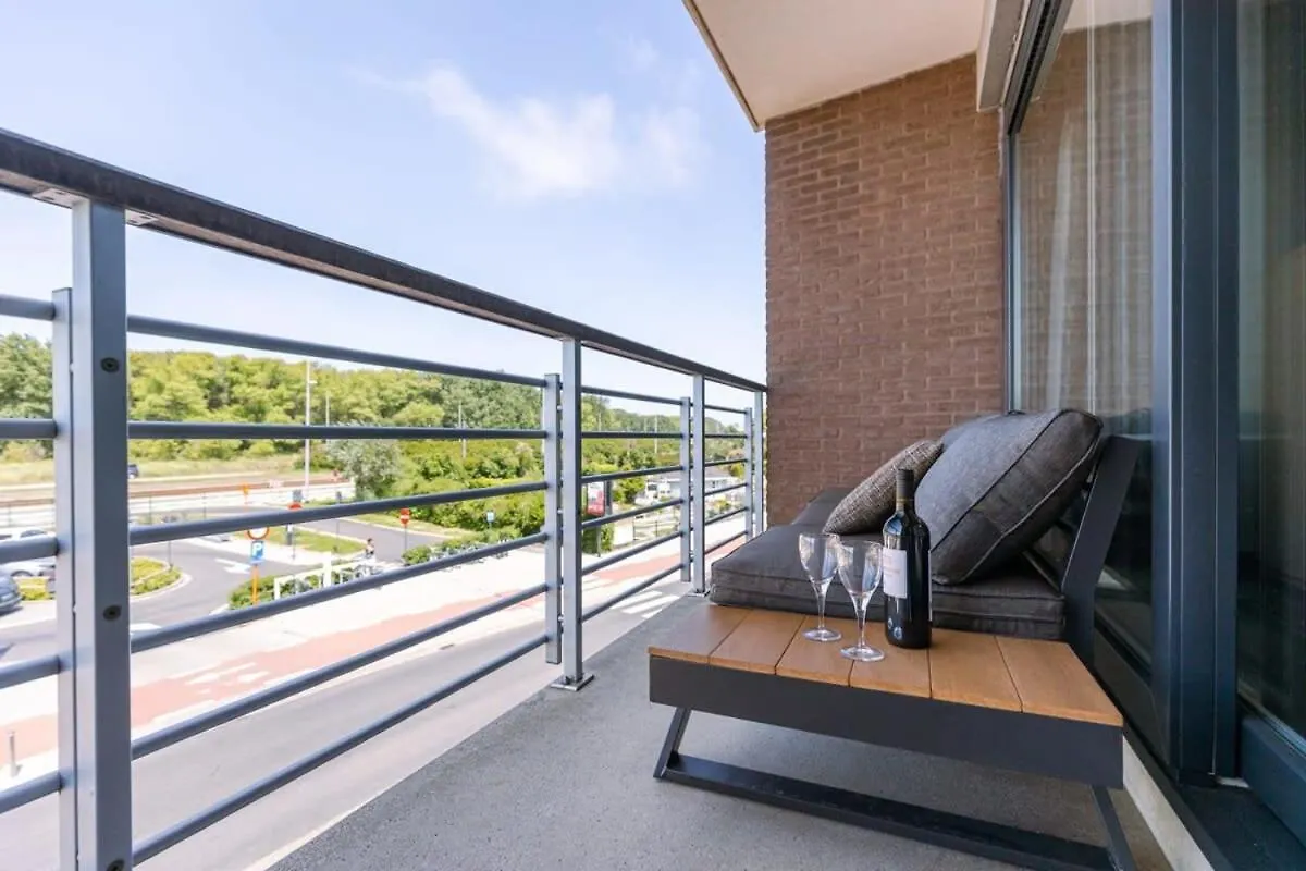 Huswell - Bright Apartment With Parking Near The Beach ブレーデネ ベルギー