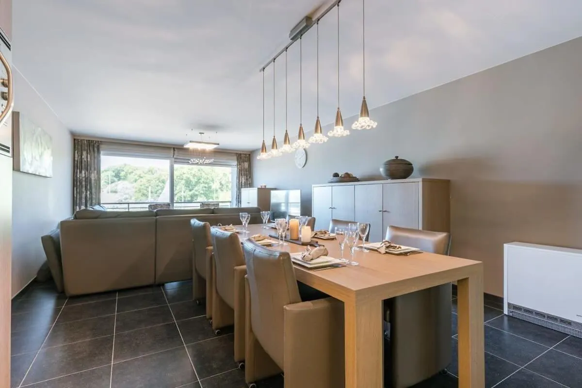 Huswell - Bright Apartment With Parking Near The Beach ブレーデネ