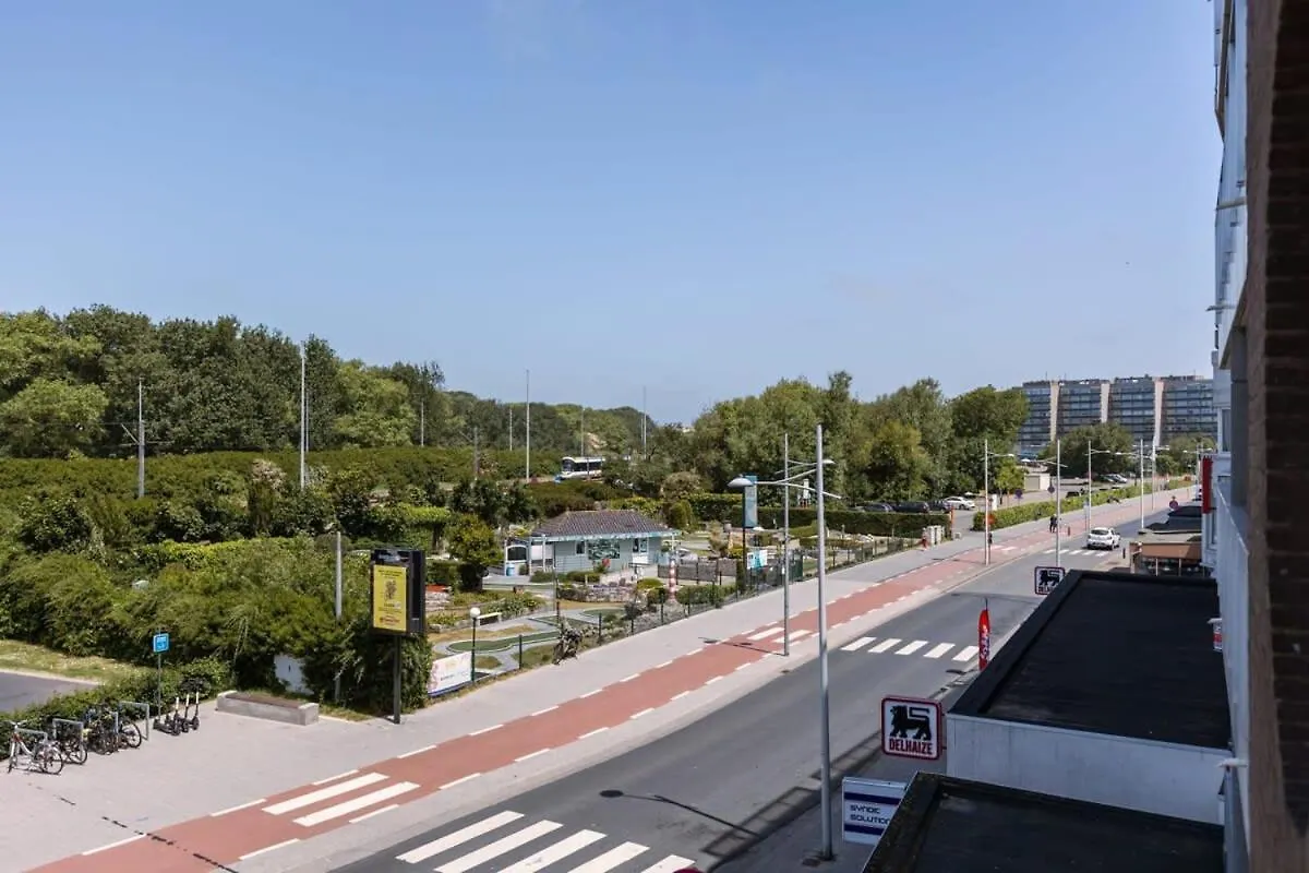 Huswell - Bright Apartment With Parking Near The Beach ブレーデネ