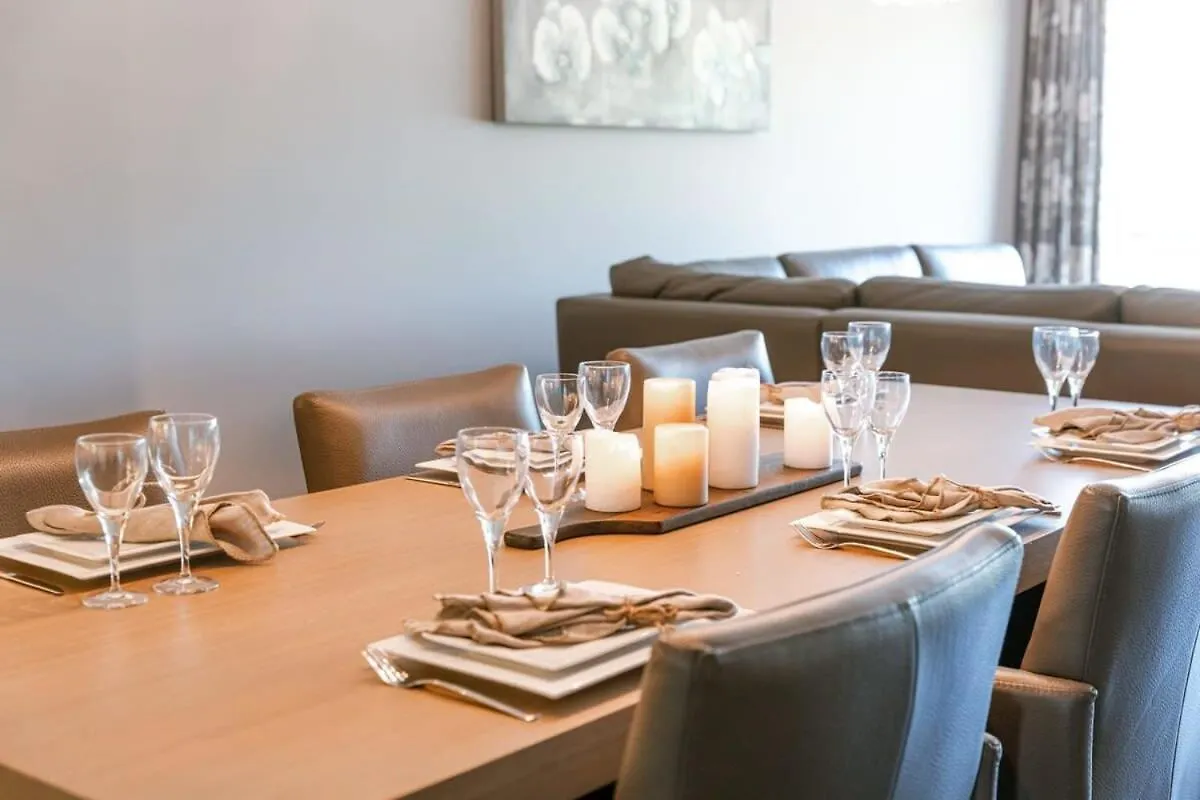 Huswell - Bright Apartment With Parking Near The Beach ブレーデネ
