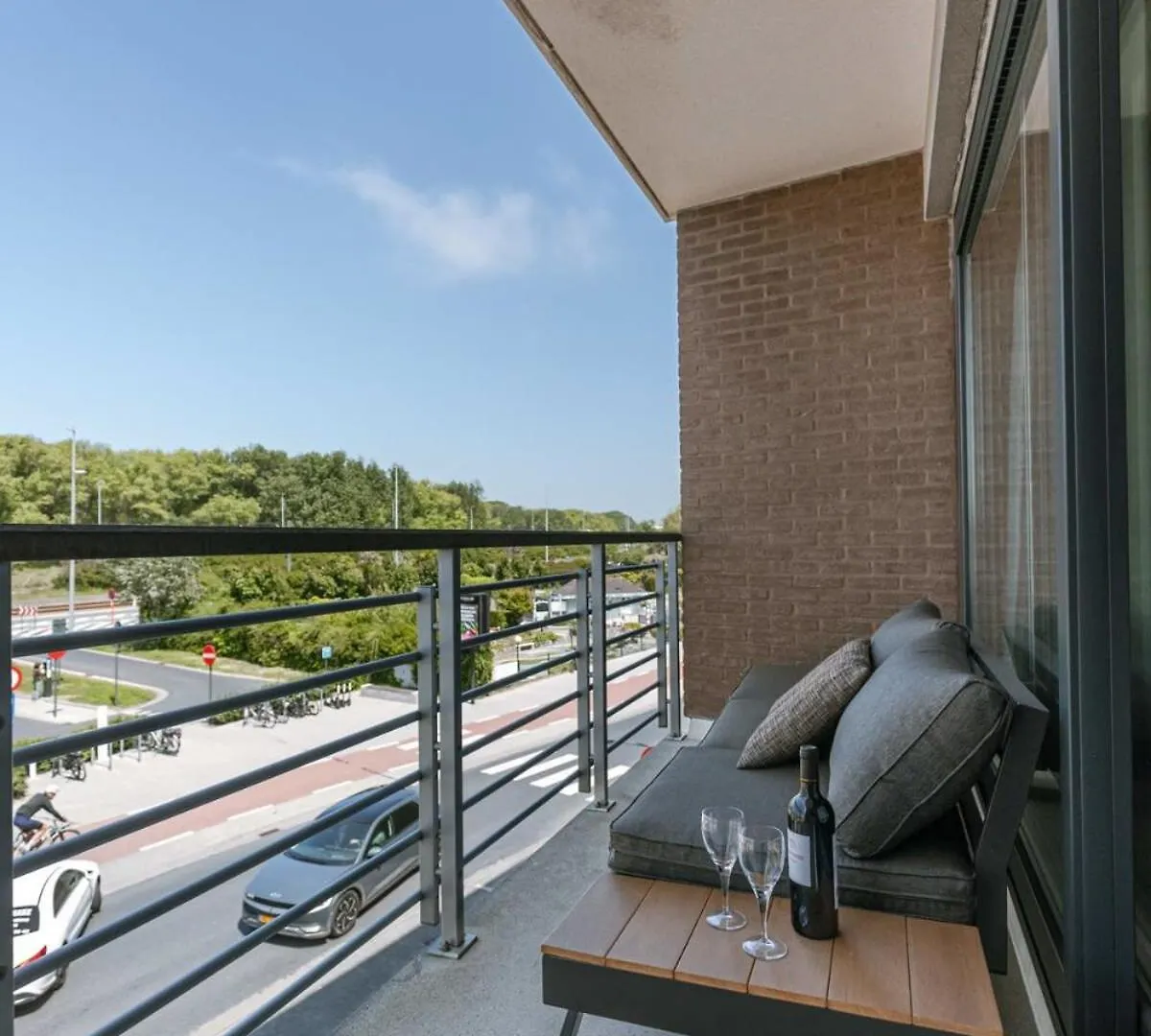 Huswell - Bright Apartment With Parking Near The Beach ブレーデネ 0*,  ベルギー